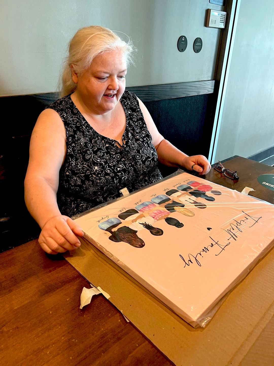 Load video: Custom Family Portrait Art for Mom